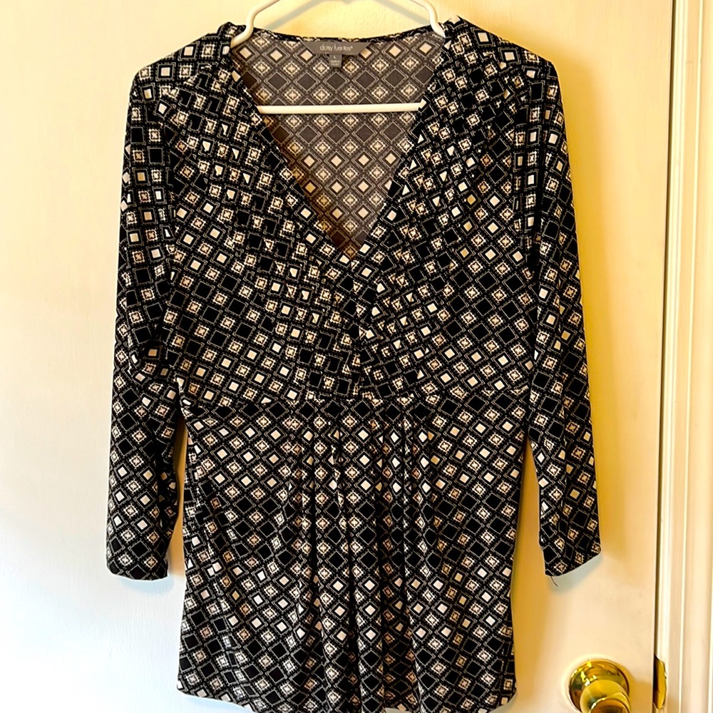 Daisy Fuentes 3/4 length, v neck top, size large, lovingly worn.